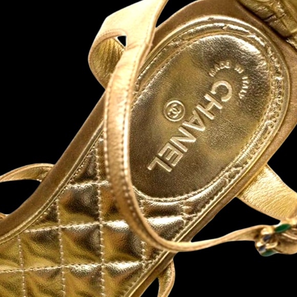 Chanel Leather Knee High Gripoix Embellished ‘CC’ Logo Gold Gladiator Sandals - Picture 2 of 9